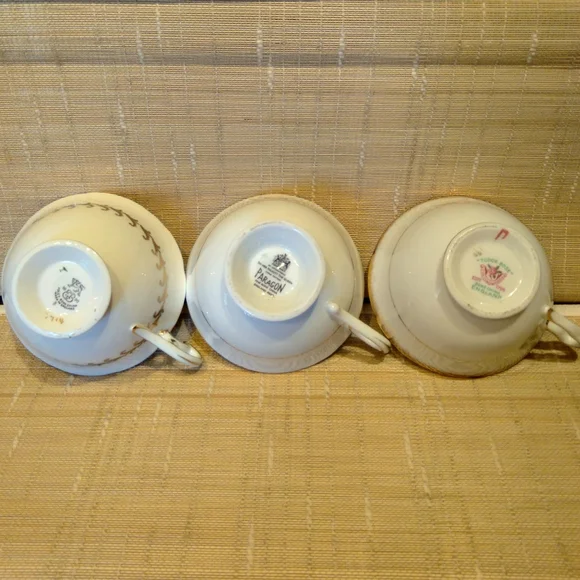 3 Vintage Floral Teacups - Picture 3 of 6